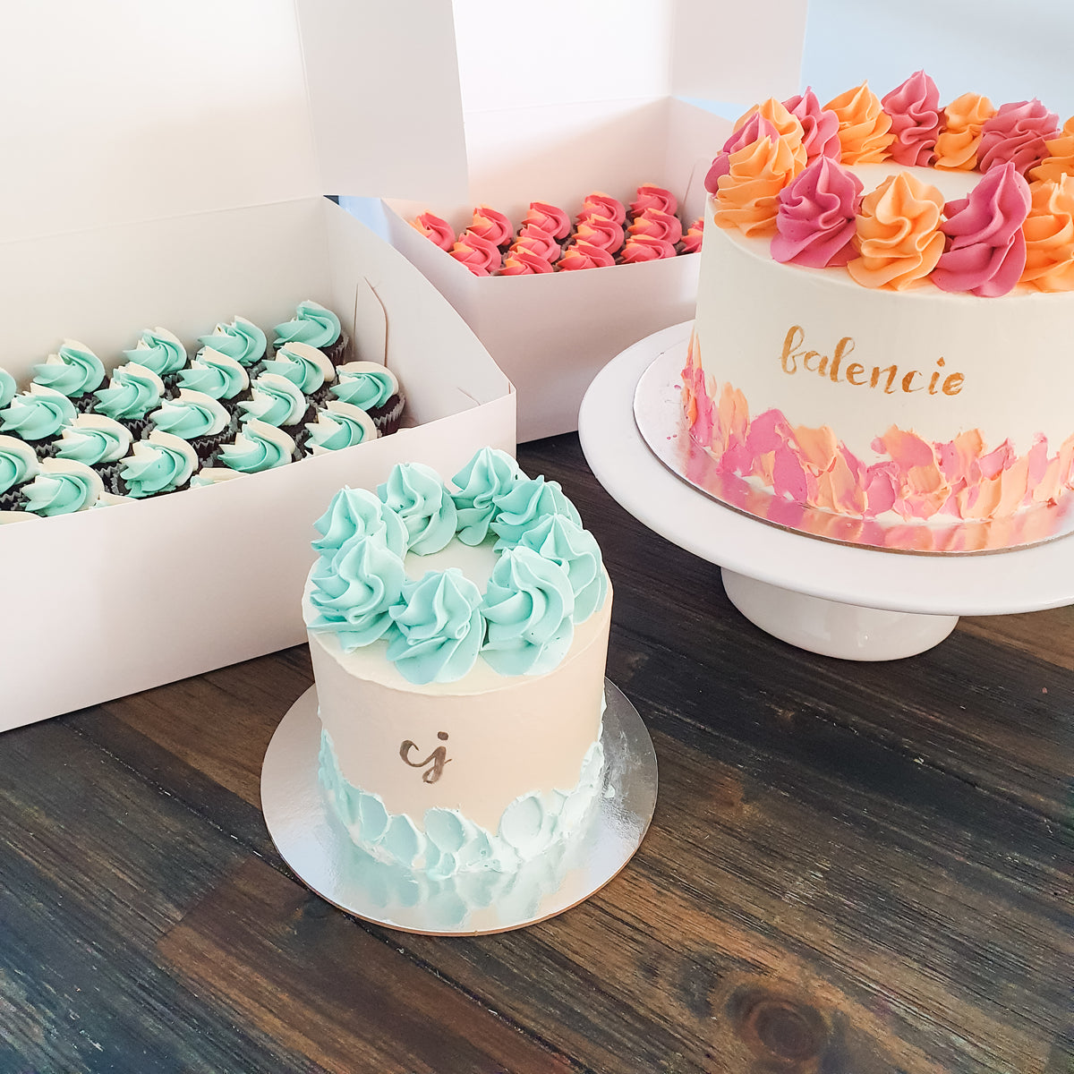 Signature Cake and Mini Cupcake Set – Cakery New Zealand