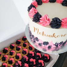 Load image into Gallery viewer, Signature Cake and Mini Cupcake Set