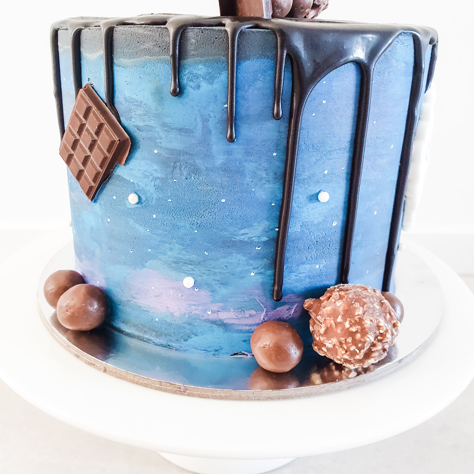 Galaxy Drip Cake