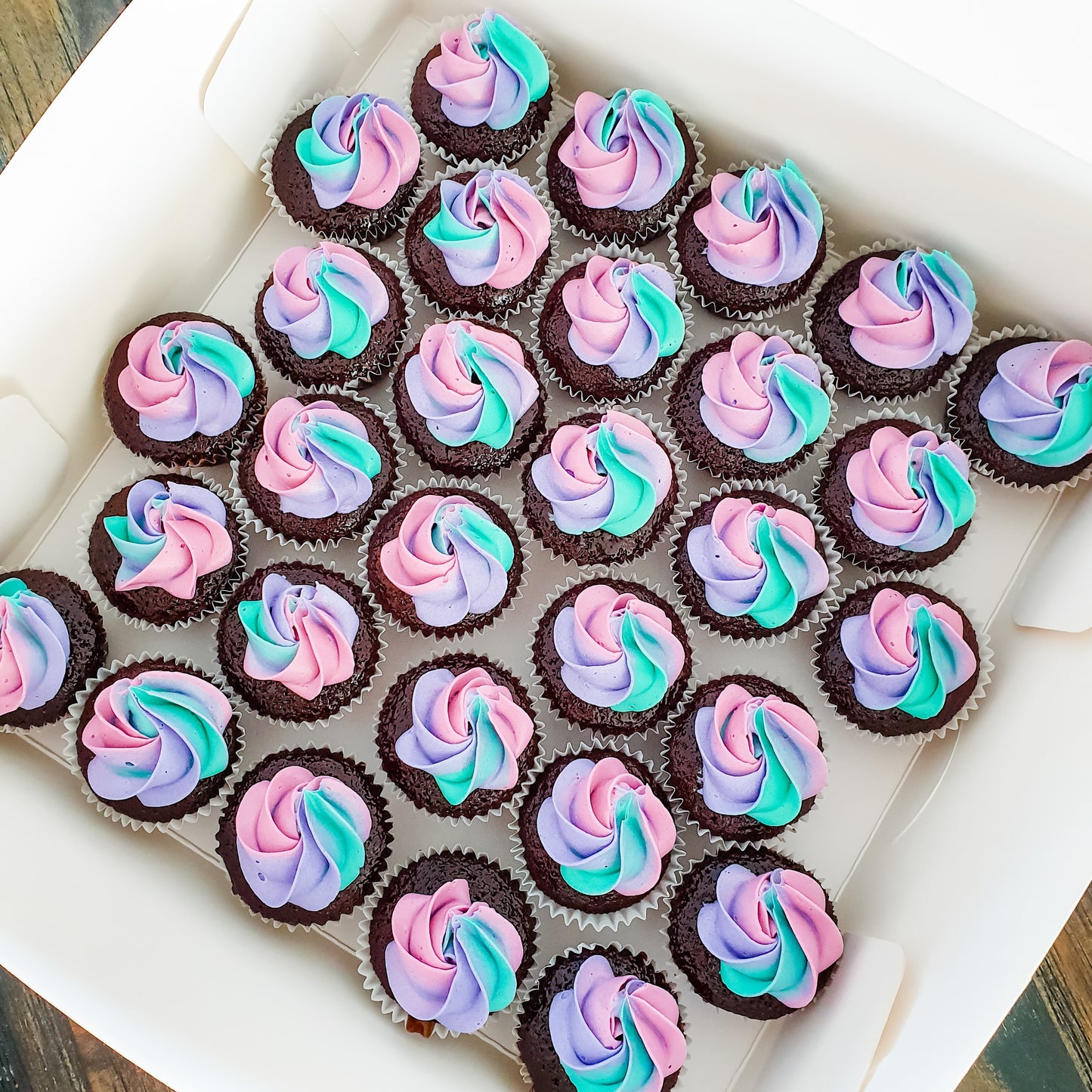 Mermaid Cake and Mini Cupcake Set