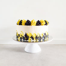 Load image into Gallery viewer, Cakery&#39;s Signature Cake